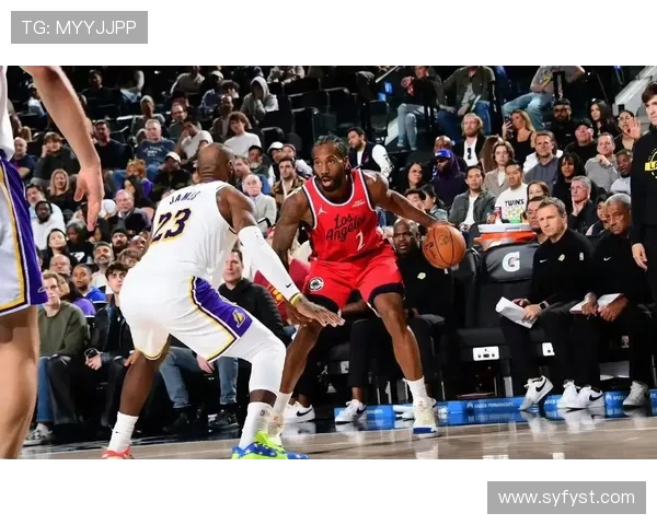 火箭队与雷霆队激战正酣10月29日NBA精彩对决不容错过