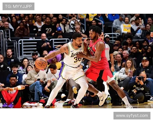 马库斯斯马特在NBA赛场上的成长与领导力探讨 马库斯斯马特在NBA赛场上的成长与领导力探讨